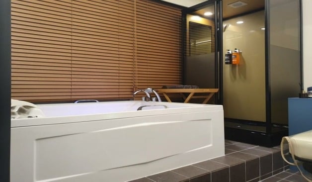 강남역 4월의스파