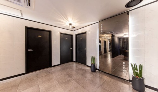 브라운테라피 로비