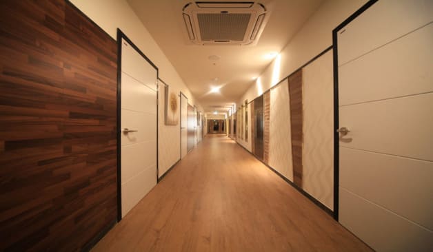 수원 영통 매탄동 티엘테라피 복도 실제 샵사진2