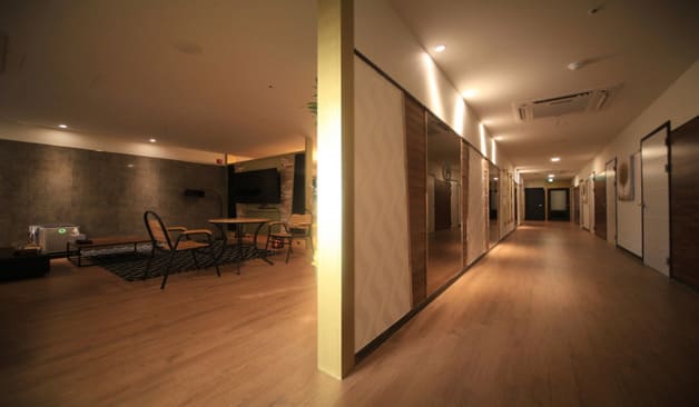 수원 영통 매탄동 티엘테라피 복도 실제 샵사진5