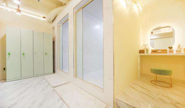 더로웰에스테틱 입구