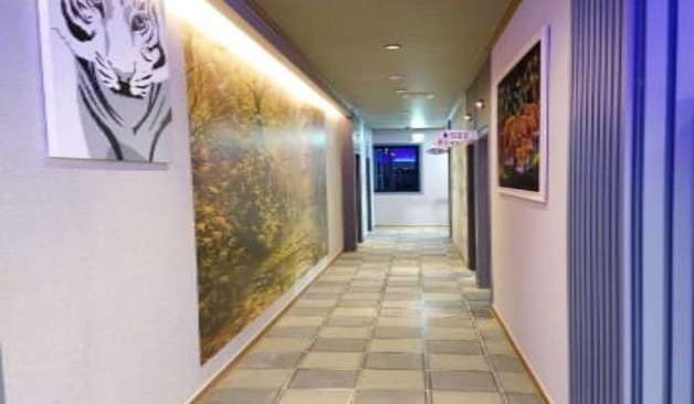 군산 미장동 궁아로마 복도