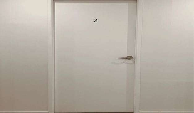 천안 청당동 와테라피 복도 관리실 문 실제 샵사진