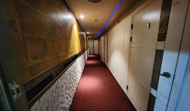 천안 성정동 원테라피 복도