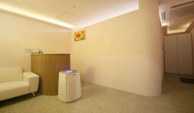 송파 가락동 1인샵 망고 카운터 측면의 따듯한 느낌의 분위기 샵사진