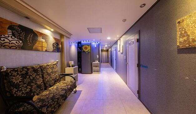 천안 쌍용동 골드마사지 복도 실제 샵사진1