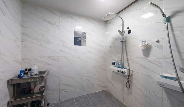 수유 골드문스웨디시 샤워실