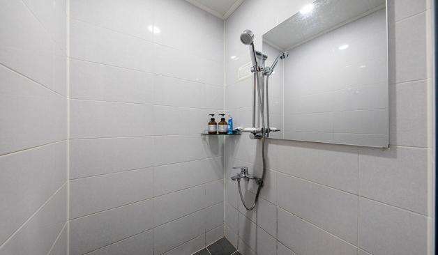 인천 부평역 크림테라피 욕실