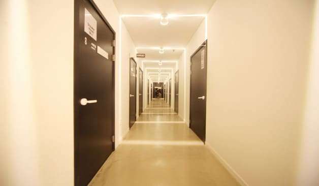 안산 고잔 뮤즈테라피 깔끔한 복도 실제 샵사진