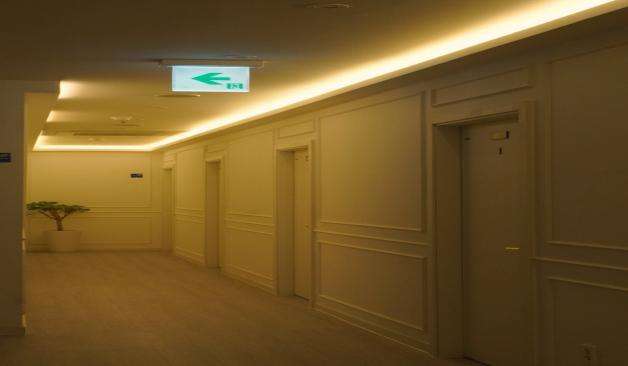 천안 불당동 아우라스웨디시 복도2