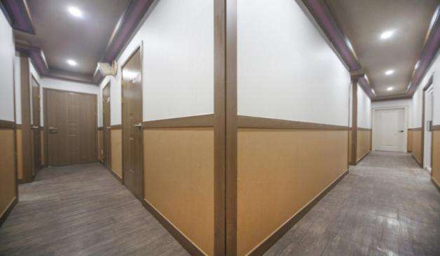 평택 강남스웨디시 복도2