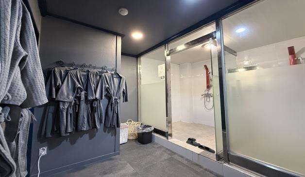 인천 병아리테라피 관리후 이용하는 샤워실 입구