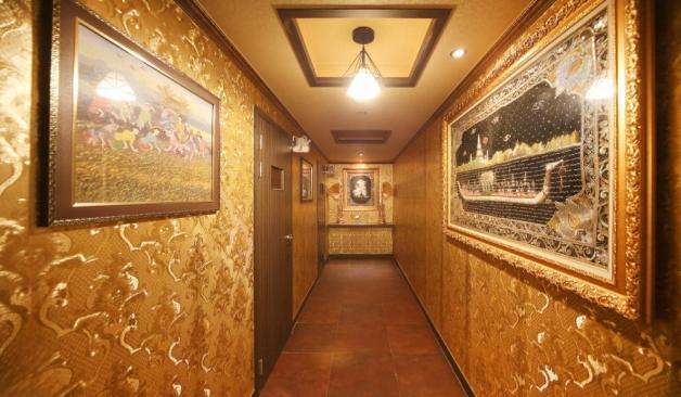 창원 상남동 타이앤스파 복도