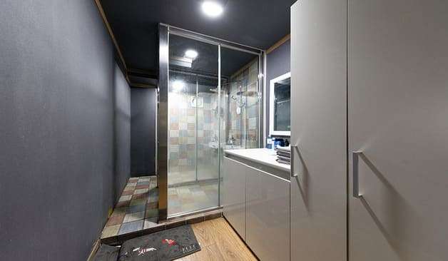 울산 달동 굿타이 위생적인 샤워실 이미지