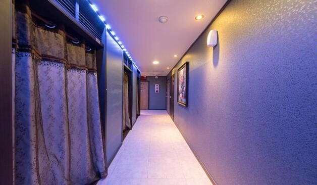 천안 쌍용동 골드마사지 복도 실제 샵사진3