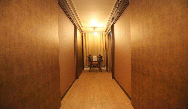 서초 양재역 헤븐 복도