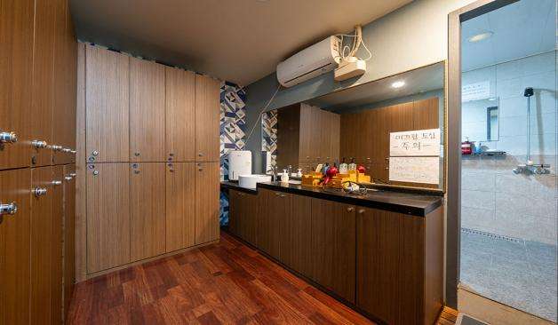 마포 망원 정통수마사지 욕실입구