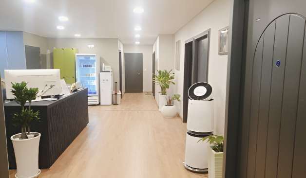 광주 첨단 오로나민C 마사지샵 밝은 느낌의 카운터 실제 샵사진