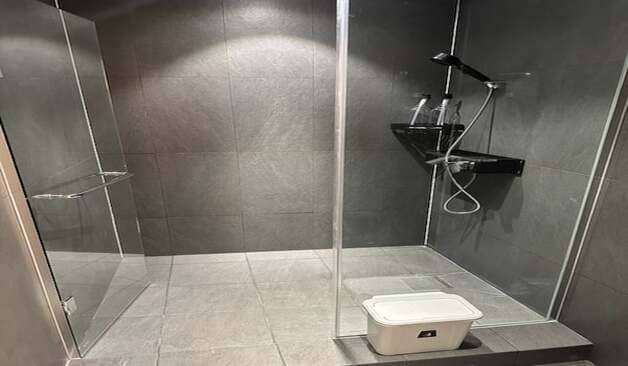 인천 계산동 하얀스웨디시 그레이톤 샤워실 이미지