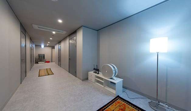 여의도 킹스웨디시&스파 복도 실제 샵사진1