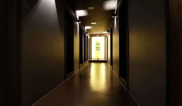 양산 물금읍 픽스테라피 복도 실제 샵사진1