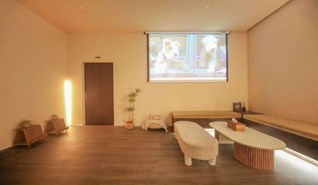 수원 호매실동 소담테라피 창이 있는 대기공간 실제 샵사진