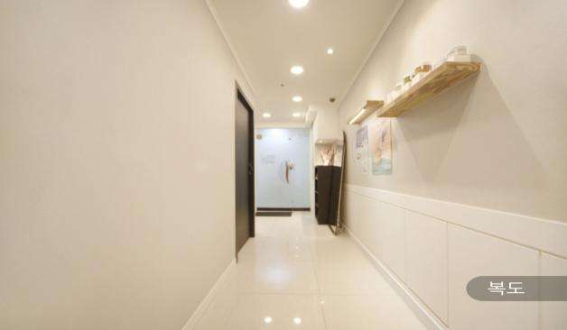 모아이왁싱 복도