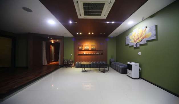 대전 유성 지족동 샤인스웨디시 로비 실제 샵사진