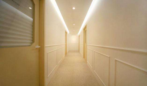 구로디지털단지역 나나스웨디시 복도