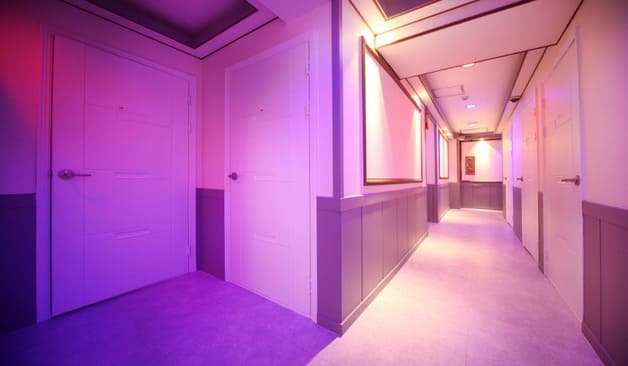 여주 홍문동 휴마사지 복도 실제 샵사진1