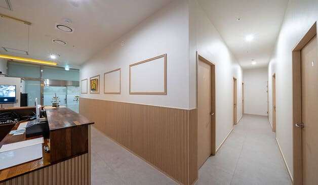 남양주 다산 킹테라피 복도 실제 샵사진1