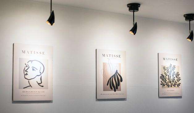 천안 두정동 뇸테라피 벽면