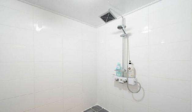 공단동 킹덤아로마 샤워실