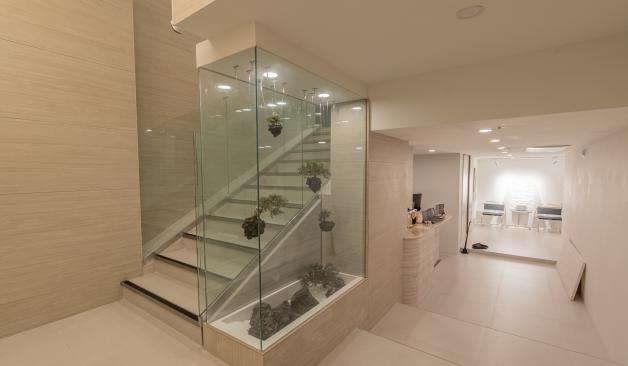 강남 논현동 카스탈리아 샵 내부 계단