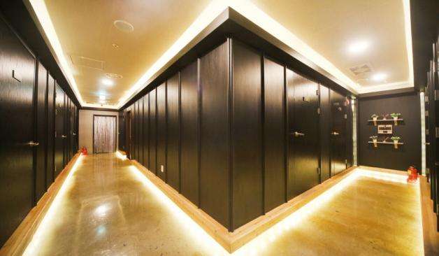 양주 광사동 로즈테라피 두갈래로 나뉘는 복도사진 