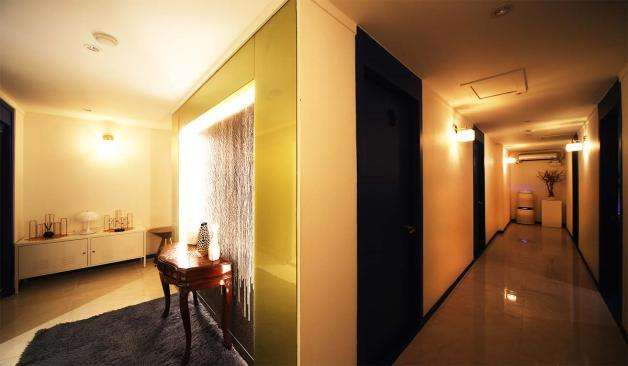 강남 대치동 레드스웨디시 복도