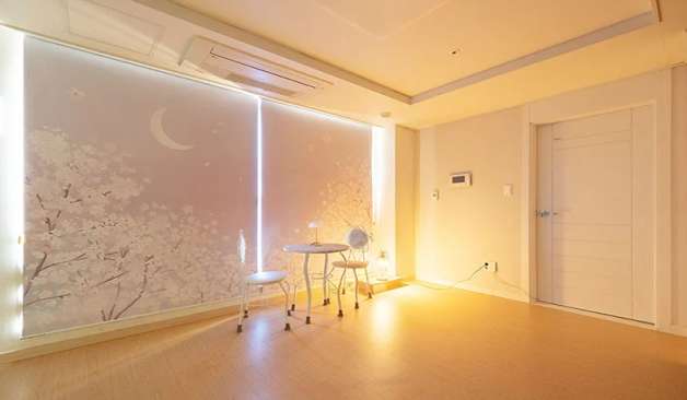 창원 상남동 스카이뷰테라피 거실