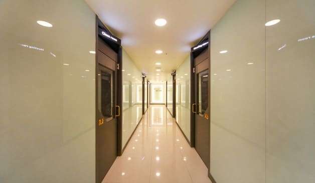 김해 내동 로엠테라피 복도 실제 샵사진1