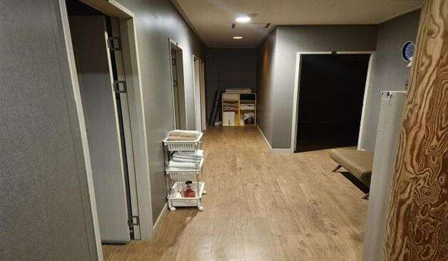 창원 마산 명품마사지 복도1