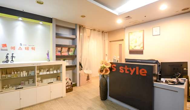 일산 백석역 황궁 로비1