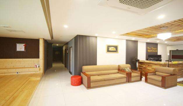 대구 수성동 더썸테라피아로마 로비