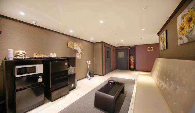 부산 동래 타이365 로비